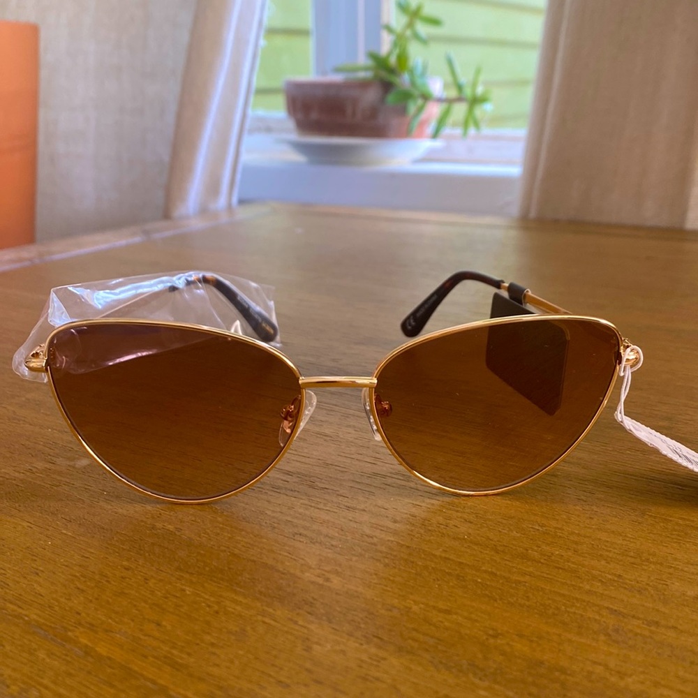 Cat eye sunglasses